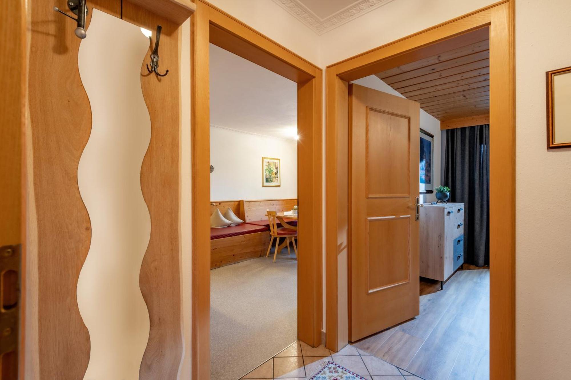 Haus Schroll Apartment Ried im Zillertal Exterior photo